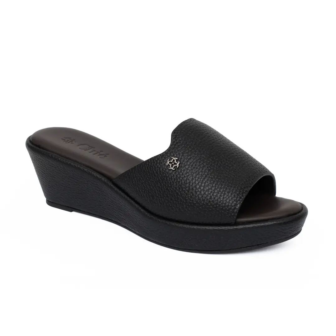 Chic Medium Wedge Slippers in Grain Leather